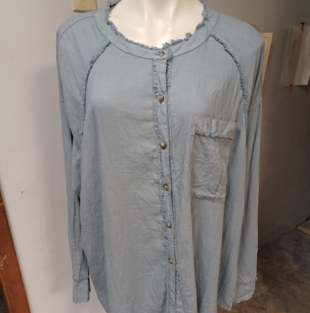 New We the free chambray blue shirt size xl button up oversized long sleeved